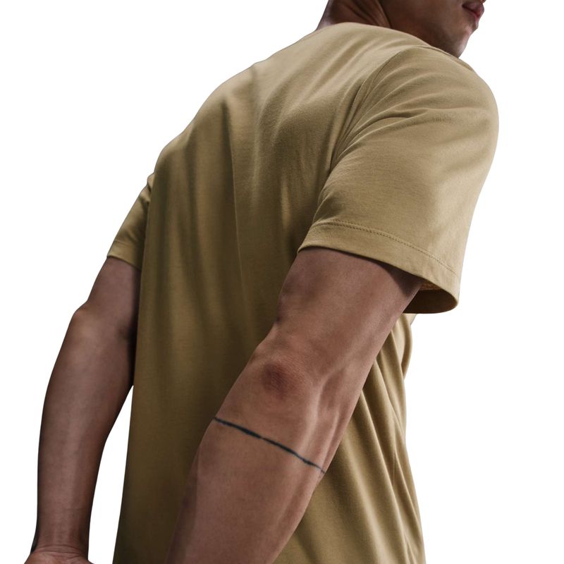 camiseta-nike-sportswear-oc-masculina-tee-masculina-marrom