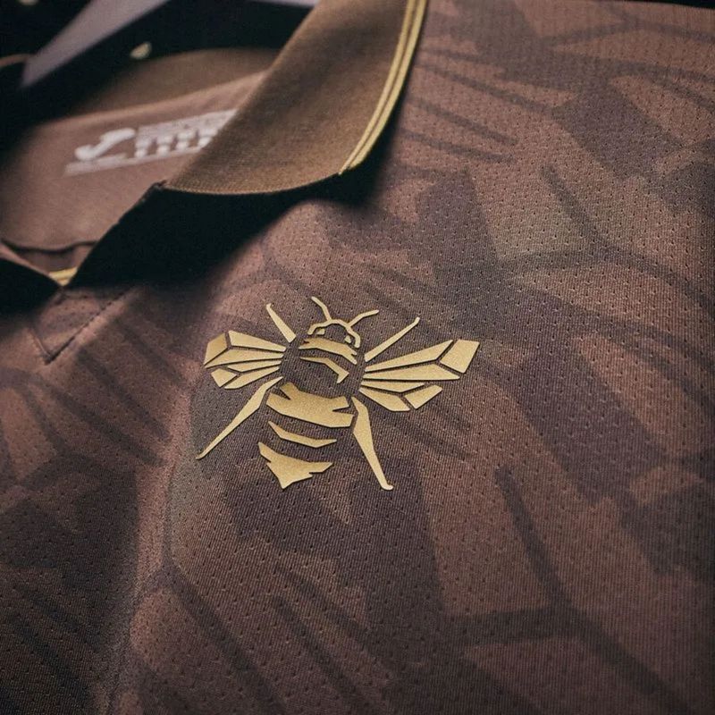 camisa-brentford-ii-25-26-joma-masculina-marrom-dourada