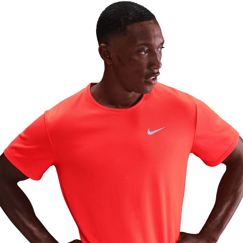 camiseta-nike-dri-fit-uv-miller-masculina-vermelha