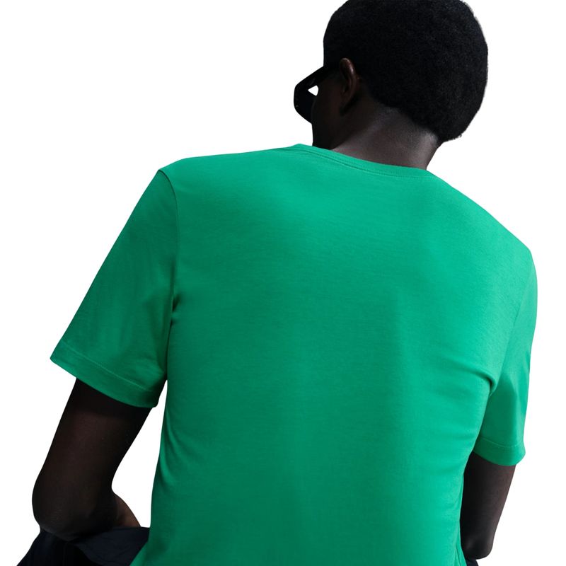 camiseta-nike-sportswear-clubtee-masculina-verde