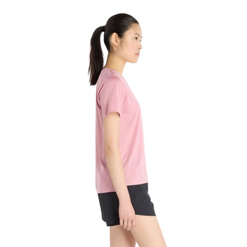 camiseta-new-balance-sport-essentials-feminina-rosa