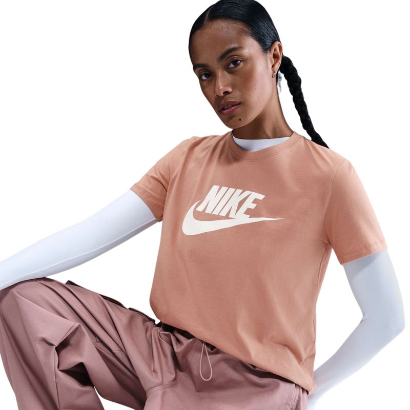 camiseta-nike-sportswear-essentials-feminina-rosa