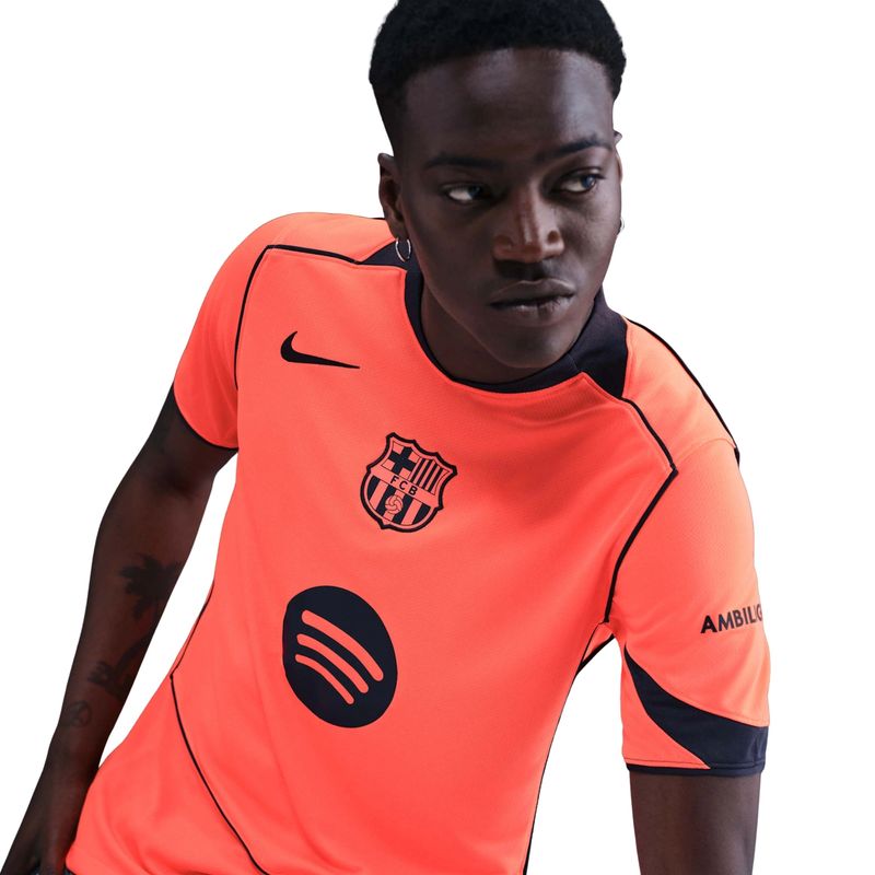 camisa-barcelona-iii-25-26-nike-total-90-torcedora-pro-masculina-laranja