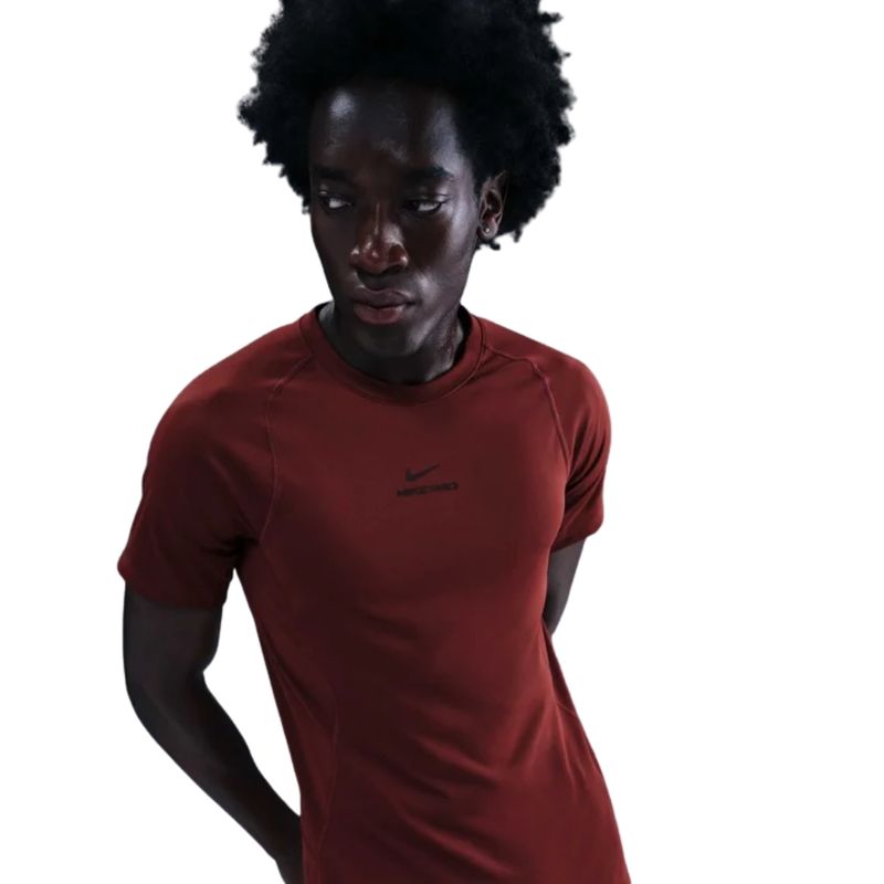 camiseta-nike-pro-training-dri-fit-masculina-vinho
