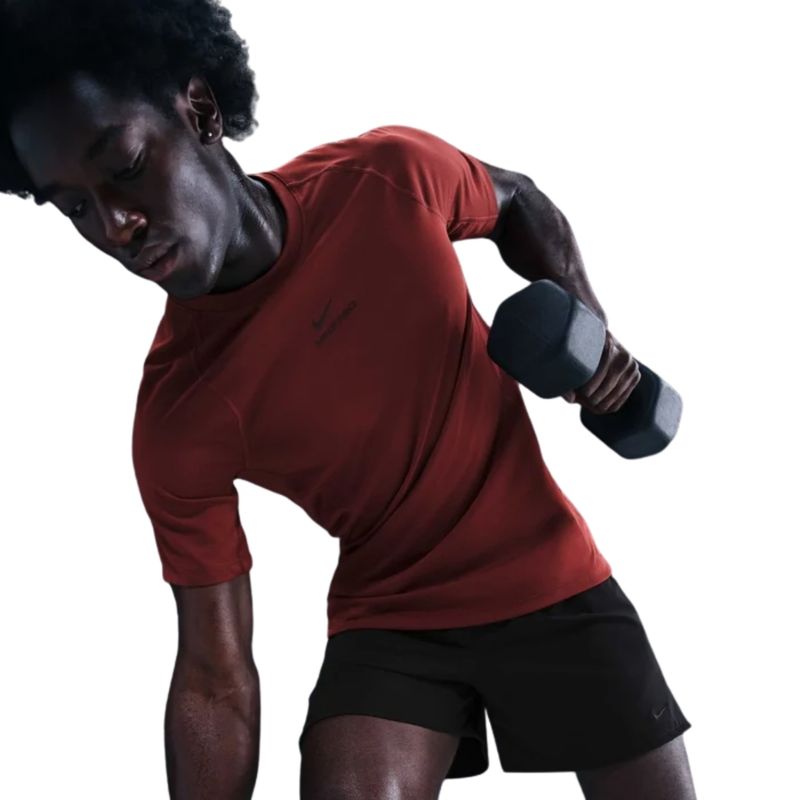 camiseta-nike-pro-training-dri-fit-masculina-vinho