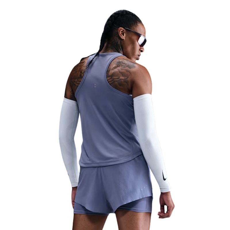 regata-nike-tempo-swoosh-run-feminina-azul