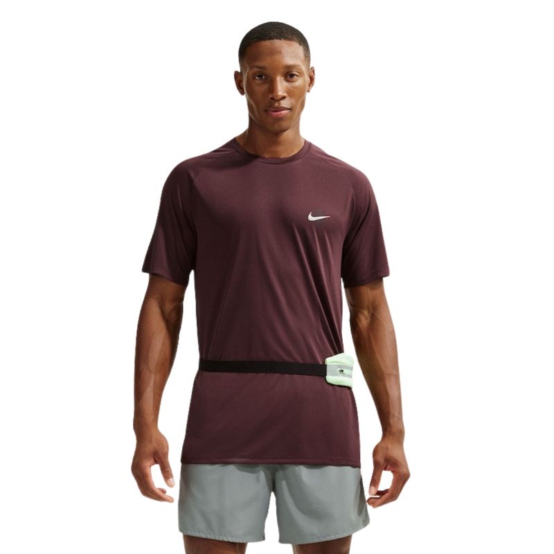 camiseta-nike-dri-fit-adv-stride-energy-masculina-vinho