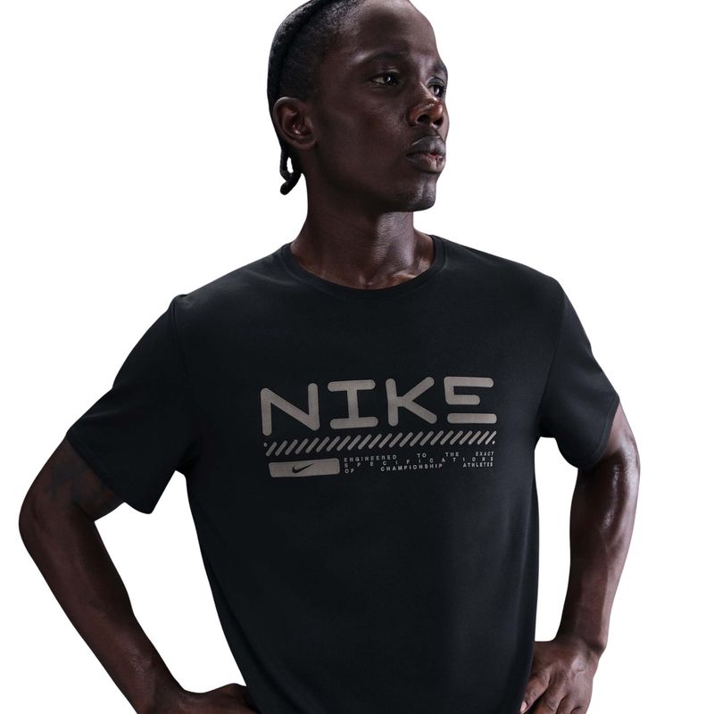 camiseta-nike-winter-miler-masculina-preta