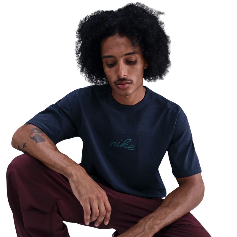 camiseta-nike-sportswear-essential-masculina-azul-marinho