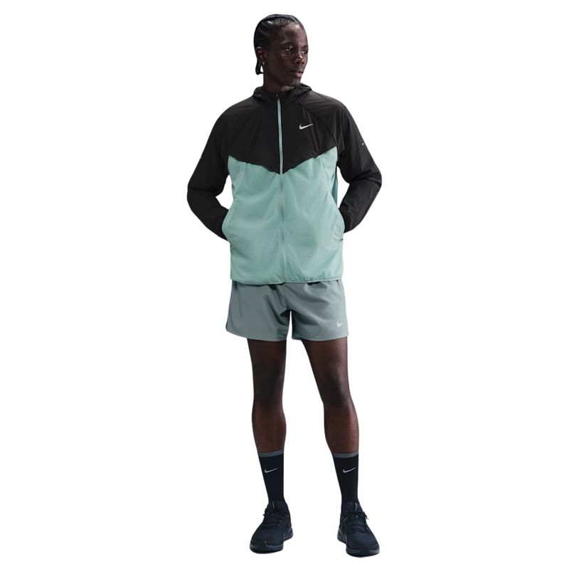 jaqueta-com-capuz-nike-stride-repel-uv-masculina-preta-azul