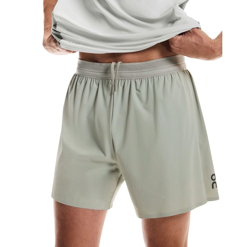 shorts-on-running-performance-5-pol-masculino-cinza-claro