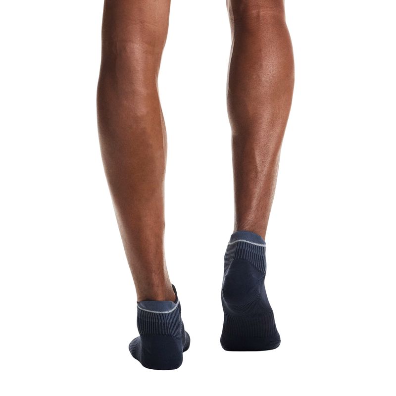 meia-on-running-performance-run-low-unissex-azul-marinho