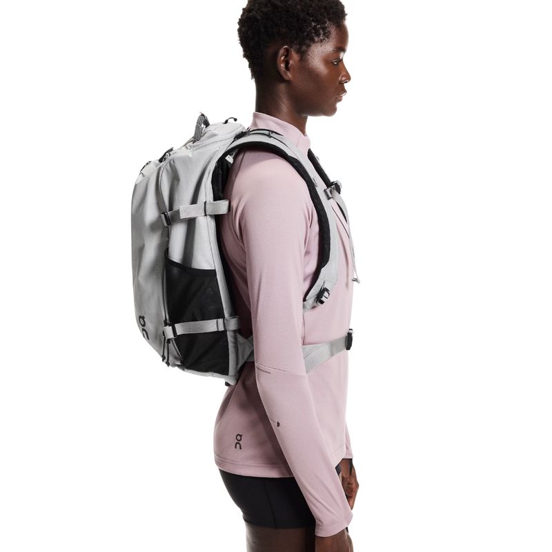 mochila-on-running-speed-30l-unissex-cinza/preta