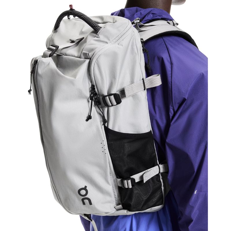 mochila-on-running-speed-30l-unissex-cinza/preta