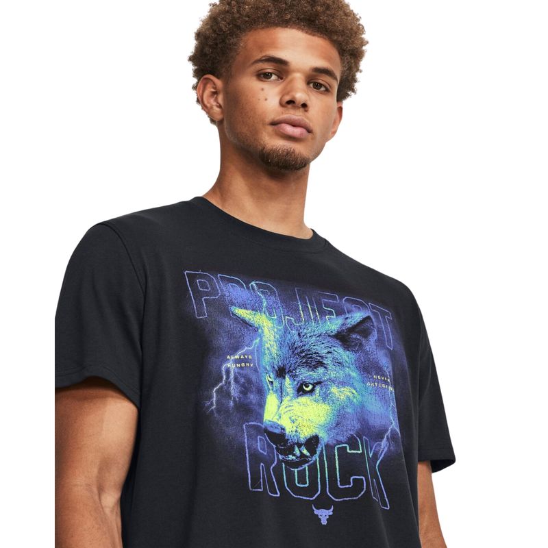camiseta-under-armour-project-rock-wolf-masculina-preta