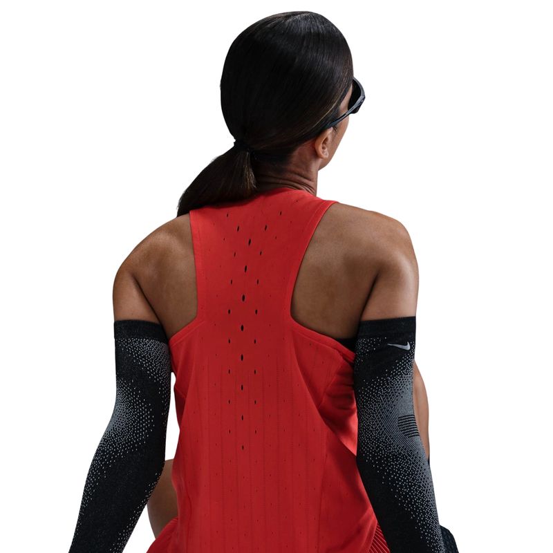 regata-nike-dri-fit-adv-aeroswift-feminina-vermelha