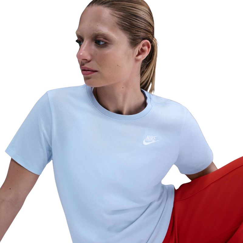 camiseta-nike-sportswear-club-essentials-feminina-azul