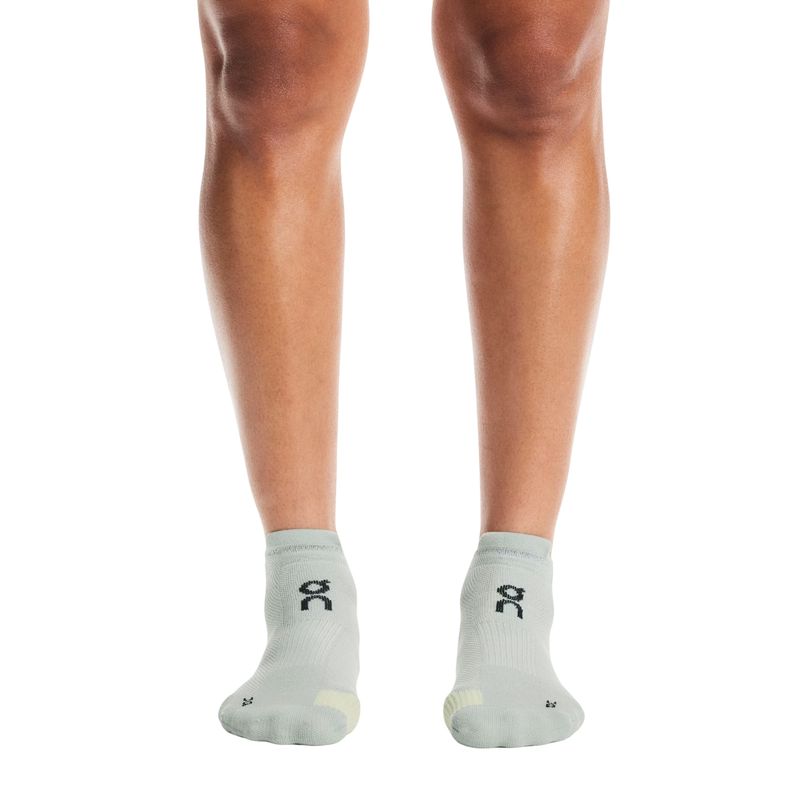 meia-on-running-performance-run-low-unissex-cinza-amarela