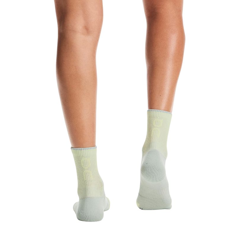 meia-on-running-perfomance-run-mid-unissex-cinza-amarela