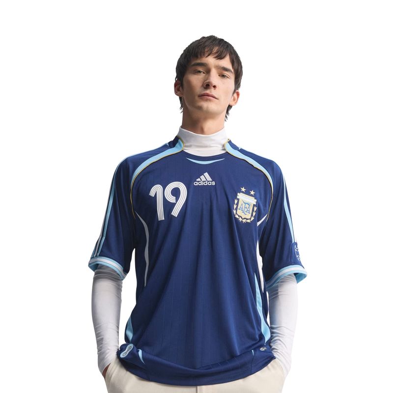 camisa-argentina-ii-2006-adidas-messi-masculina-azul