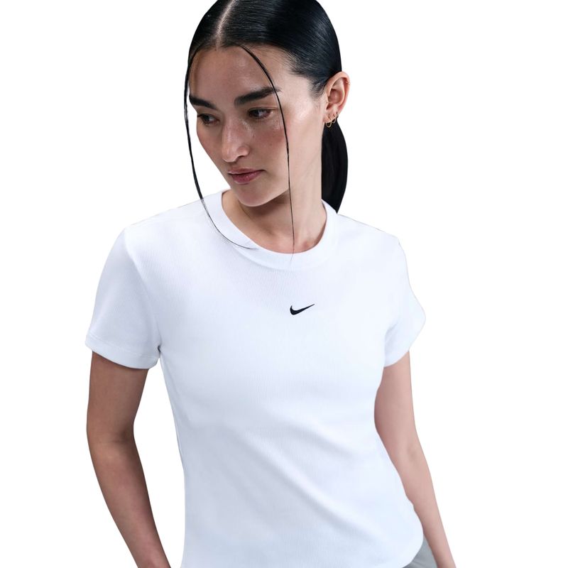 camiseta-nike-sportswear-feminina-branca