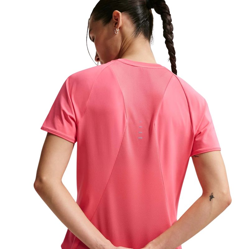 camiseta-nike-dri-fit-swift-feminina-rosa