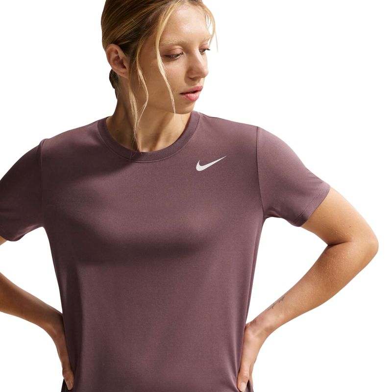 camiseta-nike-dri-fit-feminina-marrom