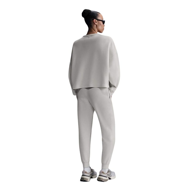 blusão-nike-24.7-impossibly-soft-knit-crew-feminino-bege