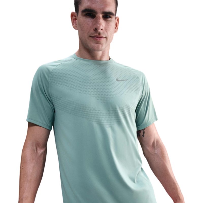 camiseta-nike-dri-fit-adv-stride-masculina-cinza