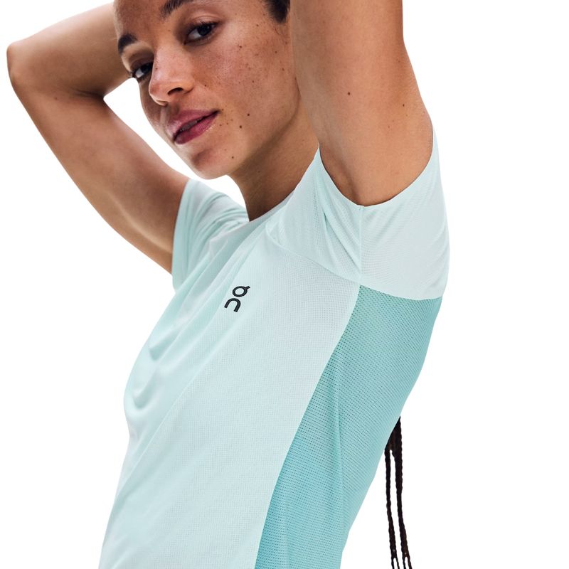camiseta-on-performance-t-feminina-azul-claro