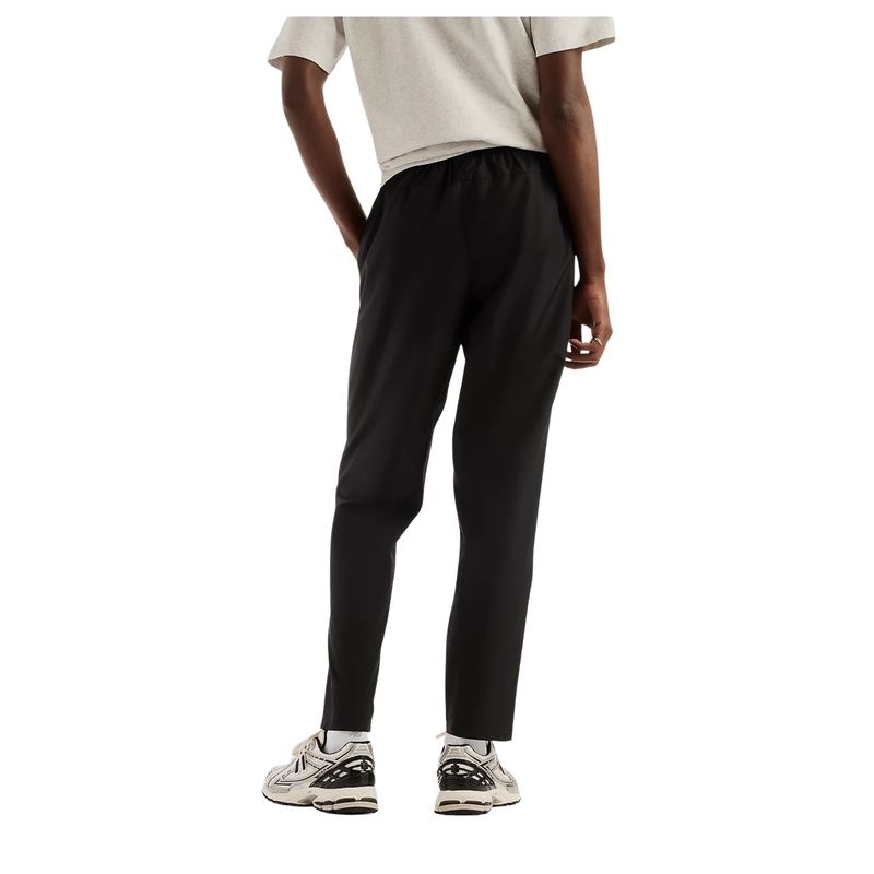 calça-new-balance-utility-woven-masculina-preta