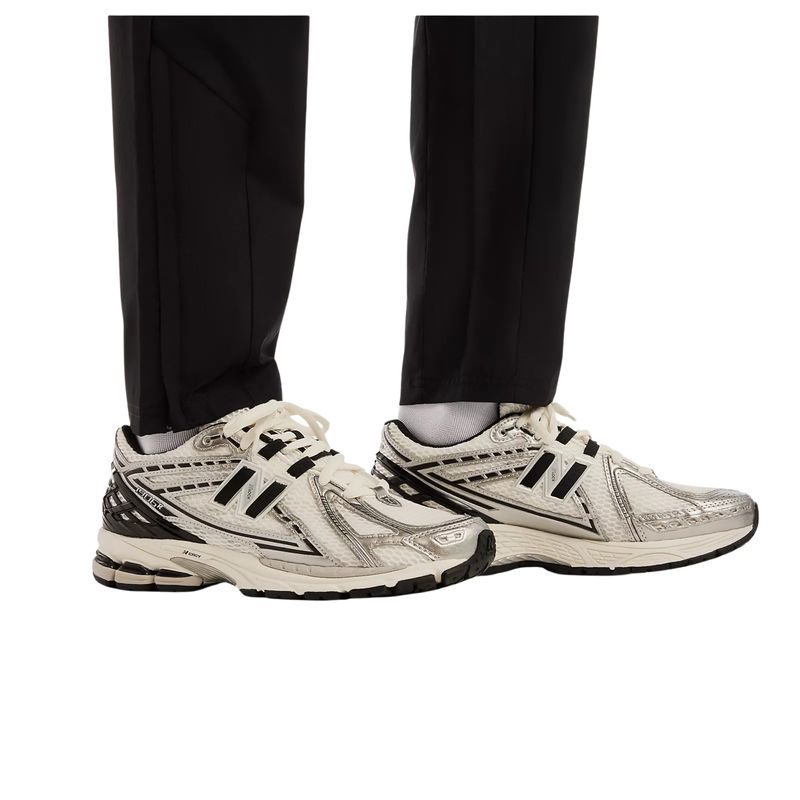 calça-new-balance-utility-woven-masculina-preta
