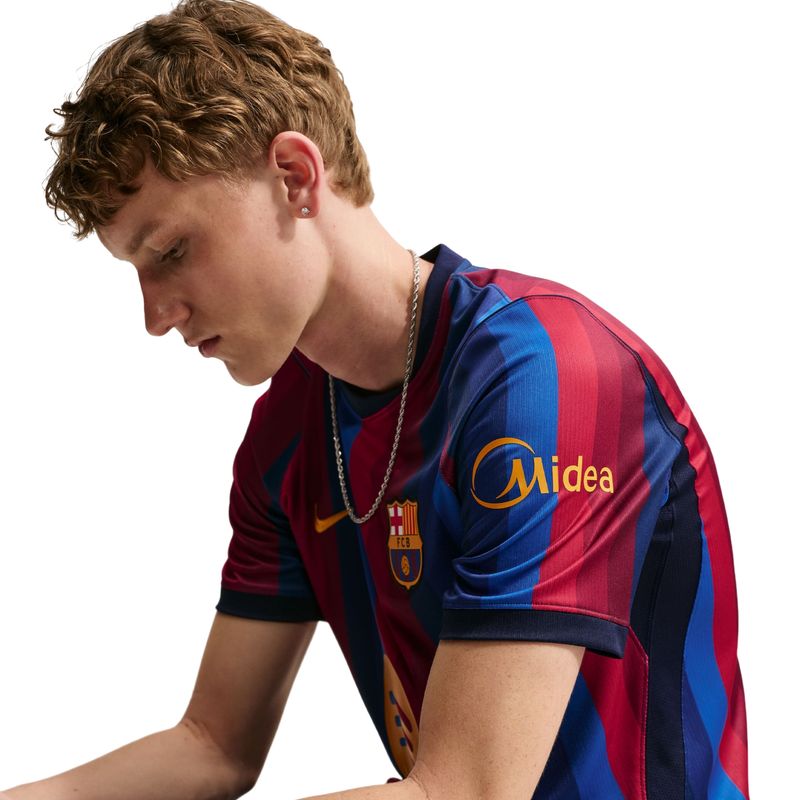 camisa-barcelona-i-26-27-nike-torcedor-pro-masculina-azul-vermelha