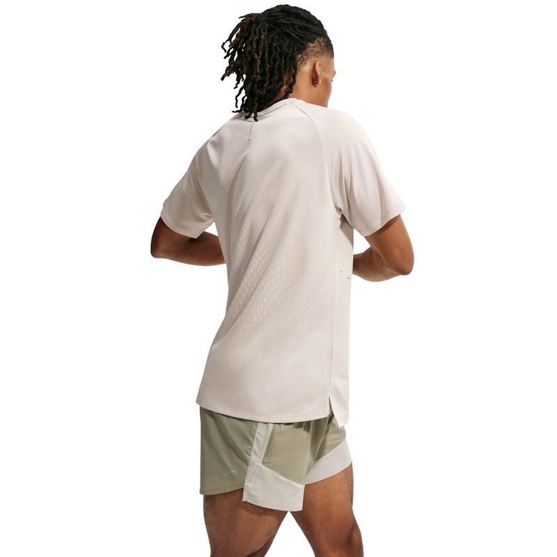 camiseta-nike-strides-aero-fit-masculina-bege