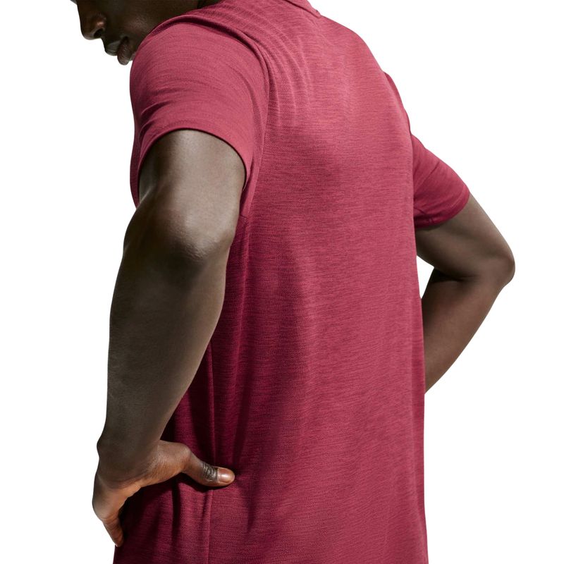 camiseta-dri-fit-nike-uv-miler-masculina-vermelha