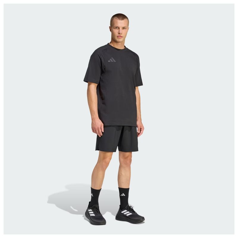 camiseta-adidas-tiro-travel-masculina-preta