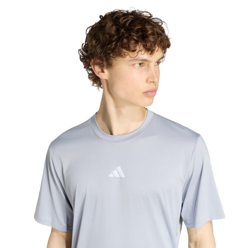 camiseta-adidas-treino-tech-intensity-mascilina-cinza