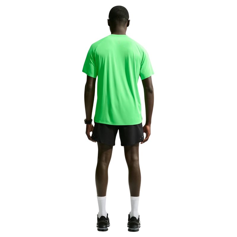 camiseta-nike-dri-fit-advance-stride-masculina-verde-limão
