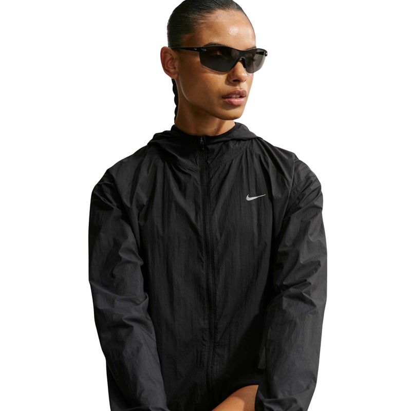 jaqueta-nike-tempo-uv-light-feminina-preta