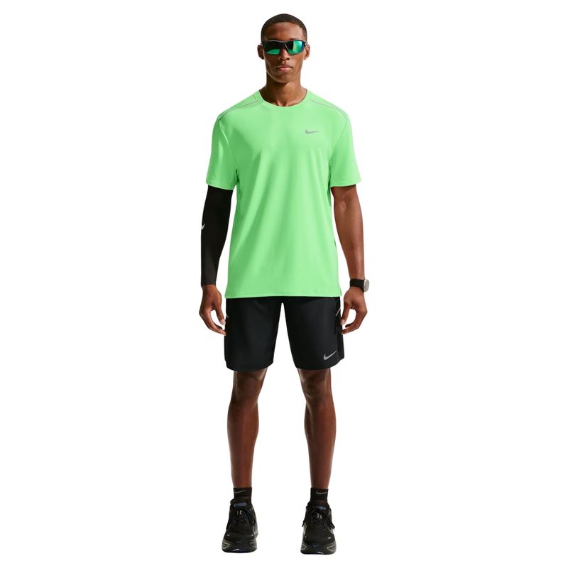camiseta-dri-fit-nike-uv-miler-masculina-verde-limão