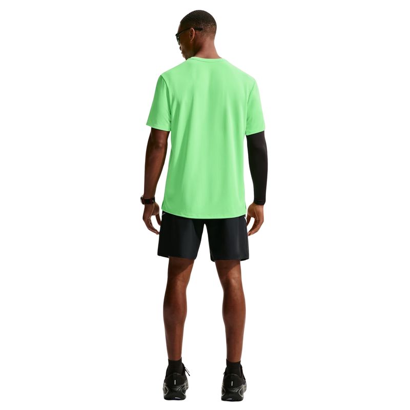 camiseta-dri-fit-nike-uv-miler-masculina-verde-limão
