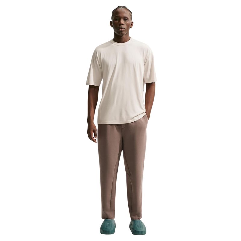 camiseta-nike-dri-fit-24.7-knit-masculina-bege