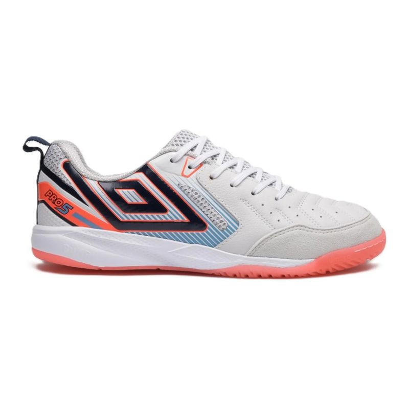 chuteira-futsal-umbro-pro-5-bump-masculina-branca-coral